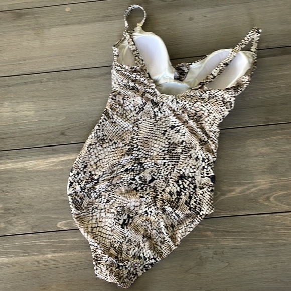 NWOT Calvin Klein Size 8 - One Piece Swim Suit - Picture 3 of 6